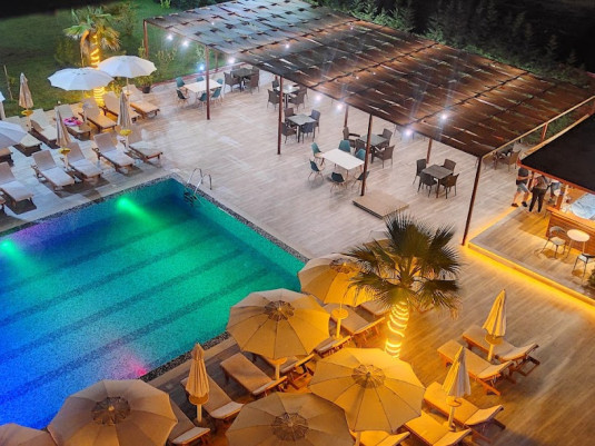 Obóz młodzieżowy w Albanii - samolot