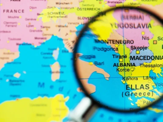 Albania i Macedonia